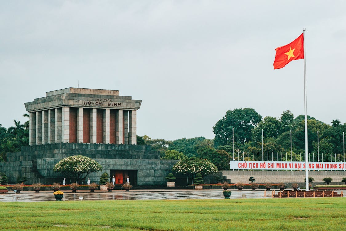 ho-chi-minh-mausoleum