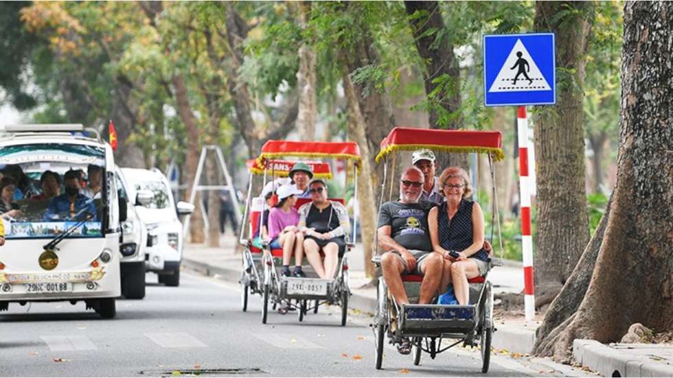 unusual-things-hanoi-cyclo