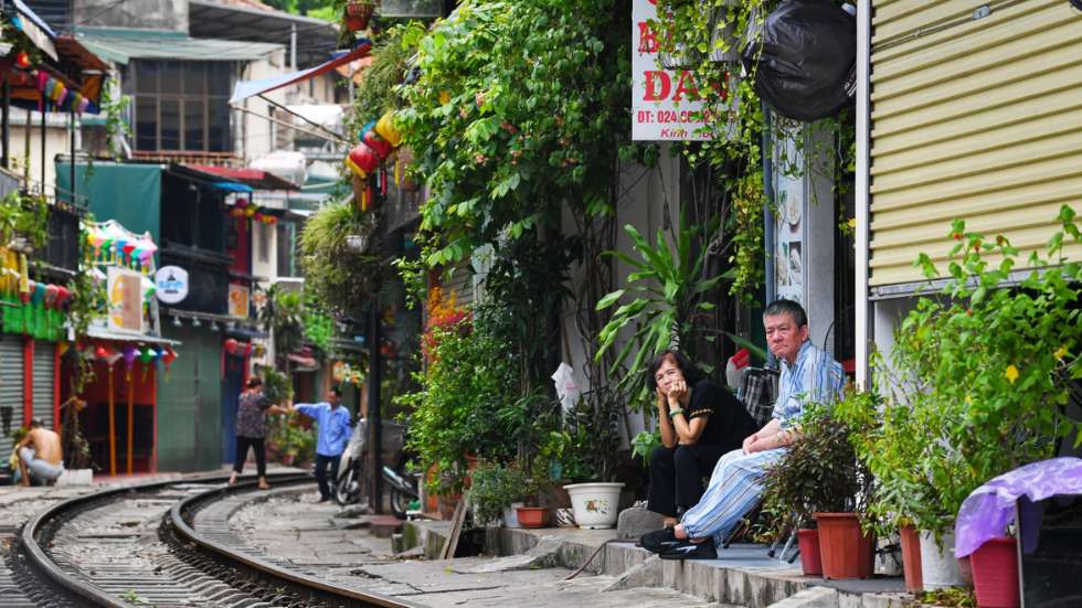 hanoi-train-street-daily-life