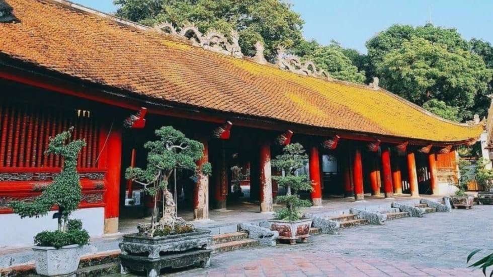 temple-of-literature-hanoi-courtyard