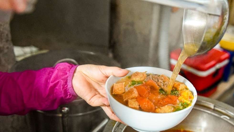 unusual-things-hanoi-street-food